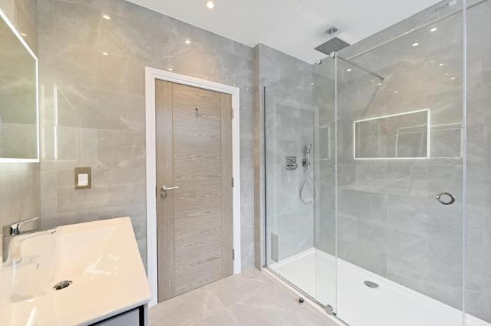 Deluxe Mayfair Luxury Apartment Лондон Екстериор снимка